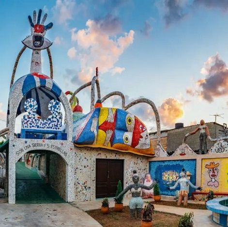 Fusterlandia: Proyecto cultural diferente, entre la realidad y la fantasía. “El arte urbano con influencias de Gaudí en La Habana"